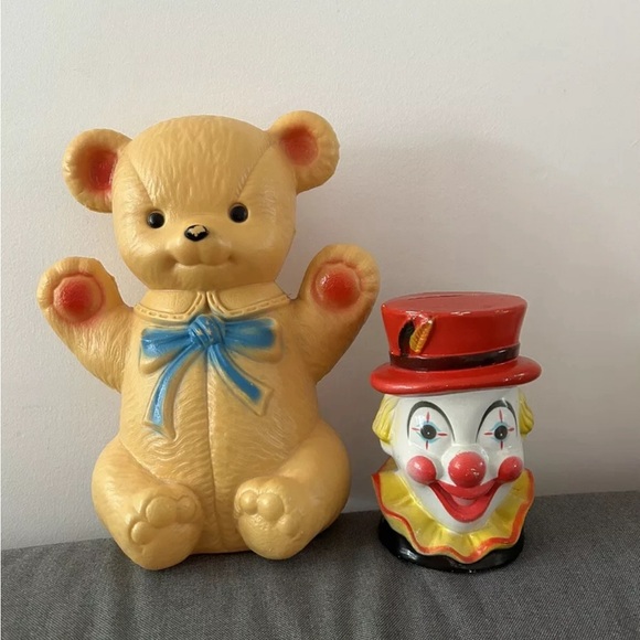 2 Vintage Cute Banks Circus Clown Plastic Bank & Teddy Bear Bank - Picture 1 of 12